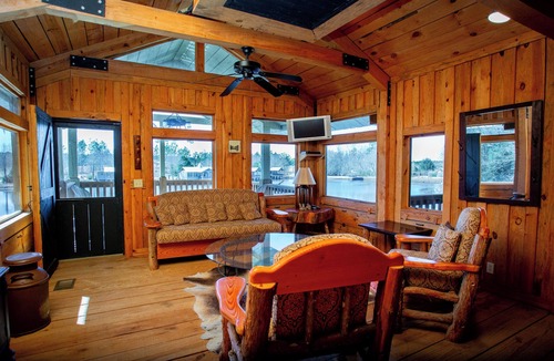 Swainsboro Cottage | Flat Creek Lodge Coyote Condo 1 hr 15 min form Augusta National