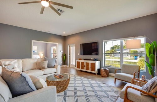 Jensen Beach House | Florida Gem: Saltwater Pool By Beaches & Kayaking!