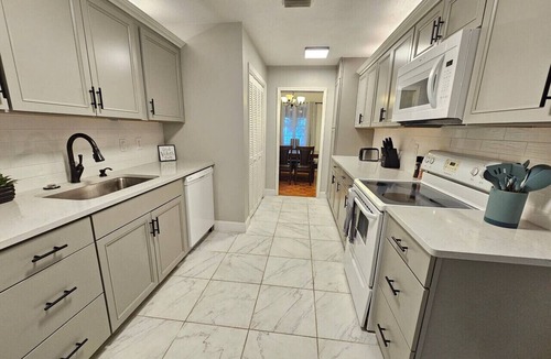 Colonialtown South House | Foodie Lovers Walkable Mills50 - Sleeps 10