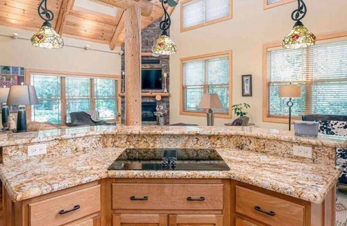 Milton Cabin | Forest Creek Lodge Su
