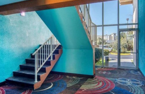 Forsyth Hotel | Forsythia Inn