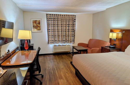 Forsyth Hotel | Forsythia Inn