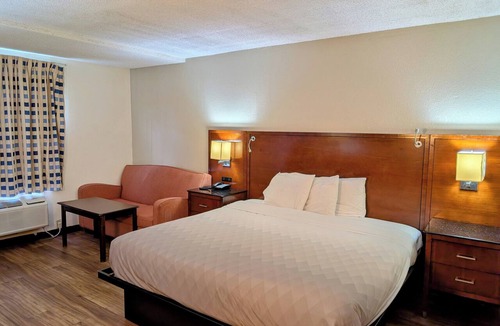 Forsyth Hotel | Forsythia Inn