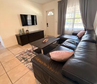 Poinsettia Heights Villa | Fort Lauderdale Gem Private Yard and Patio