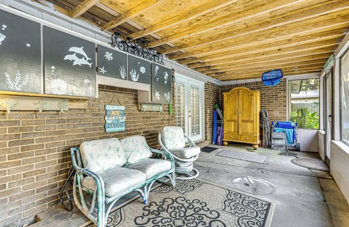 Wright House | Fort Walton Beach Home w/Pool: 5 Mi to Beach!