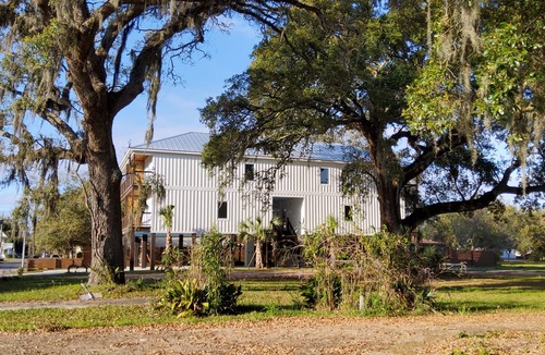 Biloxi House | Four Palms Unit D, 500ft to Beach, Walk 2 Casinos!