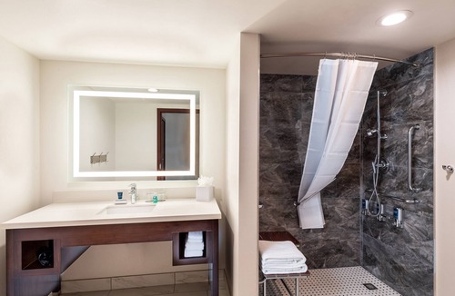 East Point Hotel | Four Points by Sheraton Atlanta Airport West