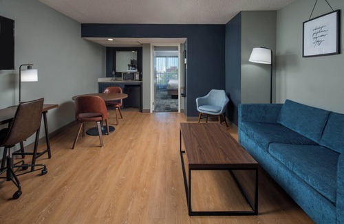 Carver City - Lincoln Gardens Hotel | Four Points by Sheraton Suites Tampa Airport Westshore