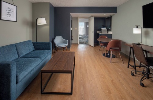 Carver City - Lincoln Gardens Hotel | Four Points by Sheraton Suites Tampa Airport Westshore