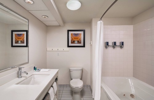 Bentonville Hotel | Four Points by Sheraton Bentonville