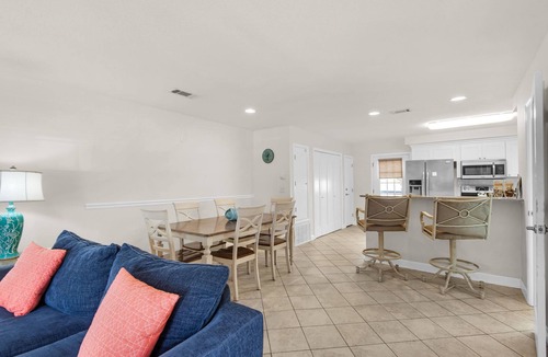 Miramar Beach House | Free Beach Chairs and Umbrella Setup, Deck with Grill, Walk to the Beach, Pool