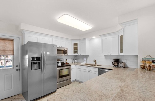 Miramar Beach House | Free Beach Chairs and Umbrella Setup, Deck with Grill, Walk to the Beach, Pool