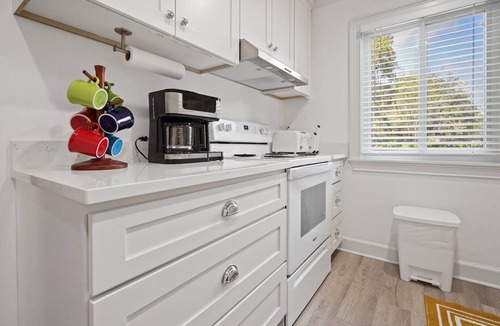 Demere Park House | Free bikes/pools/tennis/fitness Walk 2 pier/village shops & restaurants!