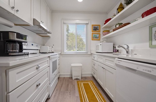 Demere Park House | Free bikes/pools/tennis/fitness Walk 2 pier/village shops & restaurants!