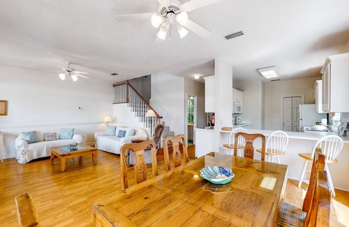 Audubon Place House | Friendly Duplex w/Full Kitchen, Central AC, Washer/Dryer, & High-Speed WiFi!