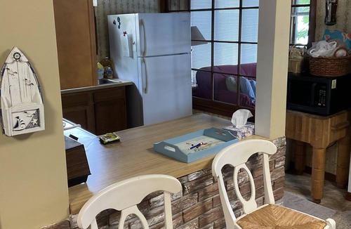 Sister Lakes Cottage | Friendly lakefront cottage