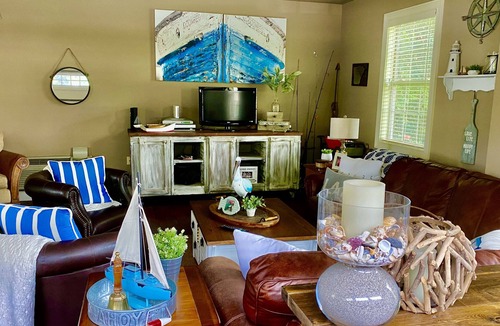 Hartwell Cottage | From sunrise to sunset people love this place. Perfect location!