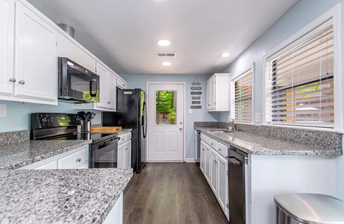 Ferndale House | Full Fresh Remodel on Quiet Lake