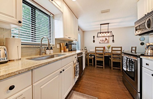 Poiciana Park II House | Full Home w/Heated Salt Water Pool/Mini Golf, Private/Clean, Iconic location!