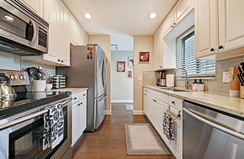 Poiciana Park II House | Full Home w/Heated Salt Water Pool/Mini Golf, Private/Clean, Iconic location!