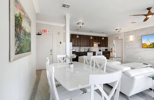 Faubourg Lafayette Condo | Fully Equipped 4BR Condo in the Heart of NOLA