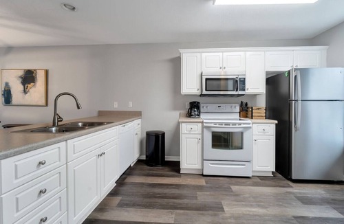 Martinez House | Fully Furnished Gated Townhouse - 1016 Micah Tr