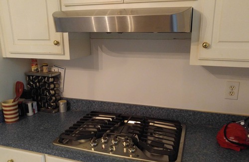 Titus House | Fully furnished-monthly 1-6 months - incl.electric,gas,garbage,dish,internet
