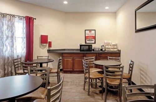 Clinton Apartment | Fully Furnished Studio Available + breakfast and cleaning, 1 week min stay
