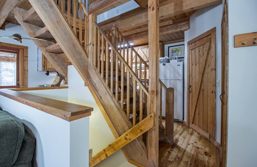 Scaly Mountain Cabin | Fun 3-bedroom cabin directly on rushing stream near Highlands and attractions