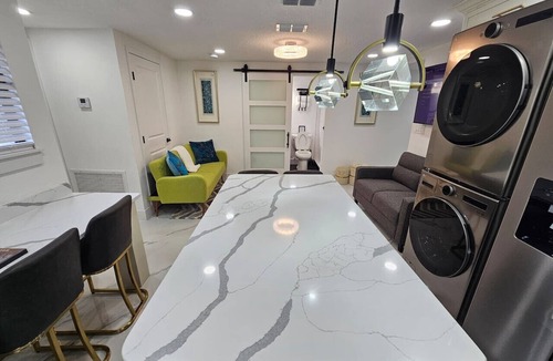 Fairview Shores House | Funky Remodeled Otown Bungalow Sleeps 8