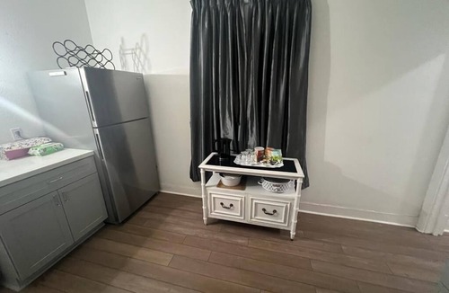 Desire Area Apartment | Furnished 1 BD Apartment IN NEW Orleans