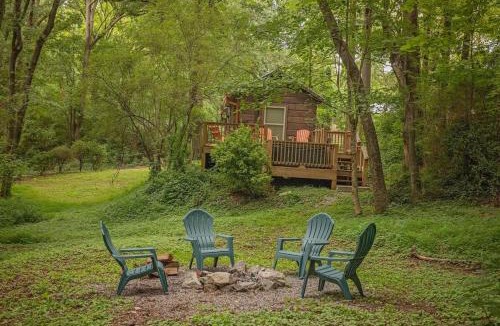 Lookout Valley Neighborhood Association House | Gabriele Cabin Rustic Retreat Near Downtown