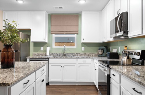 Fountain Inn House | Game On! Epic Gameroom, King, fireplace, firepit, parking, 300Mbps, 5 Smart TVs