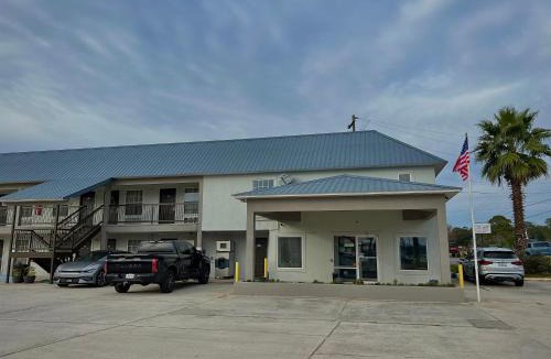 Metter Hotel | Garden Inn & Suites