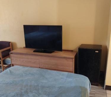 Jackson Apartment | Gated 2 Double Beds Hotel Room 218