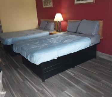 Jackson Apartment | Gated 2 Double Beds Hotel Room 122