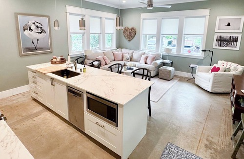 Fairhope House | Gated King Garden Cottage Walkable to Downtown