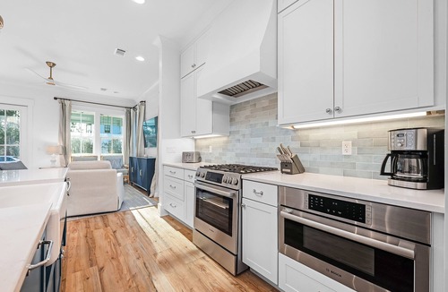 Lakeside at Blue Mountain Beach House | Gather. Laugh. Repeat. Luxury in BMB – Bikes Included, Golf Cart Available