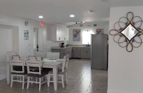 Gibsonton House | Gibsonton Retreat - Peaceful Tampa Bay Stay