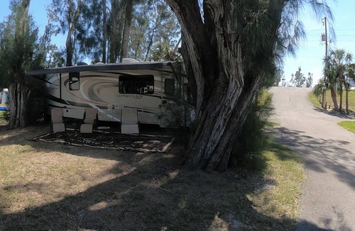 Warm Mineral Springs House | Glamp on the Myakka River Bank!