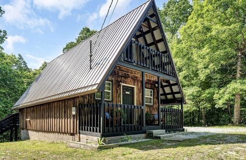 Wellington Cabin | Glamping A-Frame Cabin w/Back Deck + Fire Pit - Scenic DBNF, Cave Run Lake, RRG