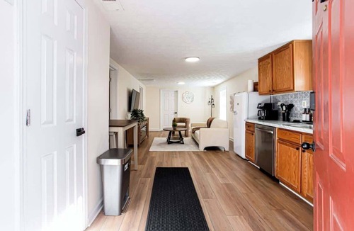 Dallas House | Gold Mine Retreat Hot Tub, Sauna & Fireplace