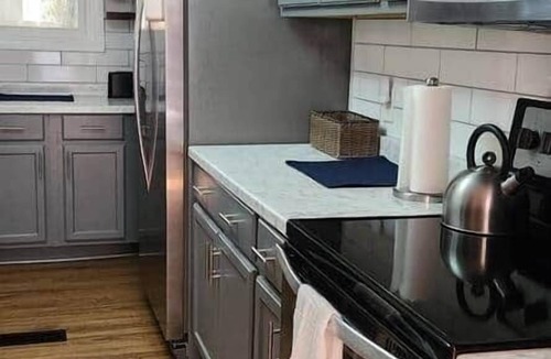 Brunswick Apartment | Golden Isles Getaway-pets welcome