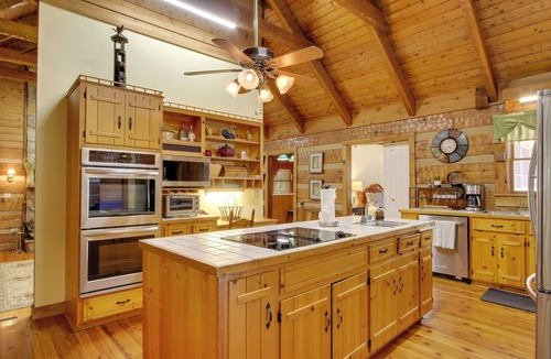 Gracewood Cabin | Golf + Hike: Nature Escape w/Sauna in Hephzibah
