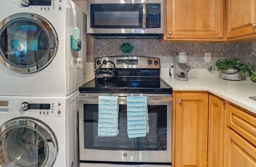 South Beach Condo | Gorgeous 1 Bedroom Villa in the Bluff Villas, Sea Pines.