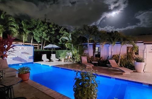 Delray Beach Villa | Gorgeous 1BR Villa- DISC Apr-Nov week/monthly. Saltwater Pool, Walk to Ave/Beach
