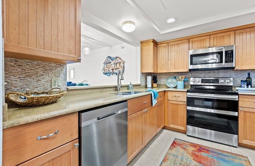 Indian Rocks Beach Condo | GORGEOUS BEACHFRONT 3BR/2BA-VIEWS FROM EVERY ROOM- ON-SITE PICKLEBALL, POOL/SPA