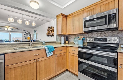 Indian Rocks Beach Condo | GORGEOUS BEACHFRONT 3BR/2BA-VIEWS FROM EVERY ROOM- ON-SITE PICKLEBALL, POOL/SPA