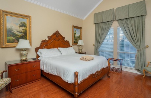 North Central Carrollton House | Gorgeous Colonial Chateau for Large Groups
