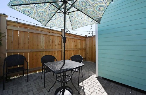 Arts/Warehouse District Cottage | Gorgeous Historic New Orleans Cottage